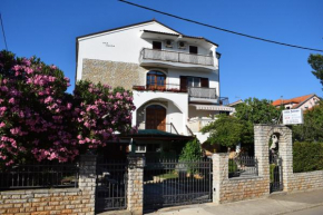 Vila Jelena - Studio apartments for 2 to 3 persons in Sv Filip i Jakov, Sveti Filip I Jakov